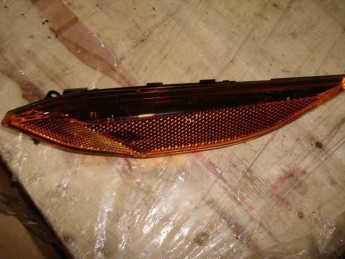 Повторитель поворота в бампер правый Porsche  Cayenne 2010> б/у