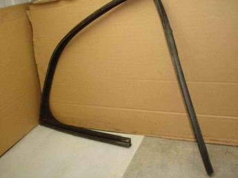 Уплотнитель стекла двери передней правой Citroen  C4 Grand Picasso 2014> б/у