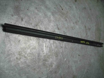 Уплотнитель стекла двери передней левой Citroen  C4 Grand Picasso 2014> б/у