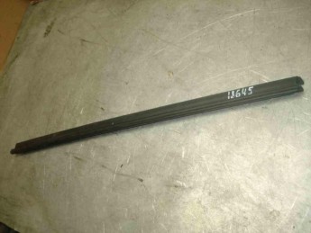 Уплотнитель стекла двери передней левой Citroen  C4 Grand Picasso 2014> б/у