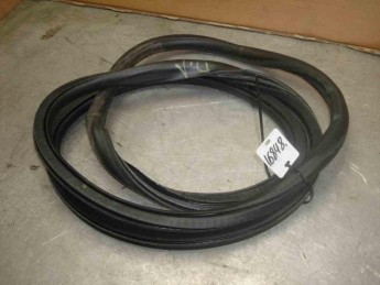 Уплотнитель проёма двери передней Citroen  C4 Grand Picasso 2014> б/у