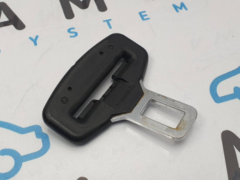 Защелка левая  Opel  Astra J 2010> б/у Защелка левая  Opel  Astra J 2010> б/у