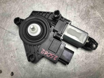 Моторчик стеклоподъемника задний левый BMW  X4 G02 2018> б/у