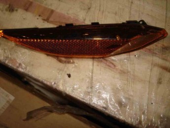 Повторитель поворота в бампер левый Porsche  Cayenne 2010> б/у