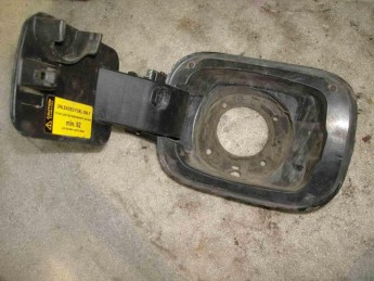 Ниша лючка бензобака Kia  Quoris 2012> б/у