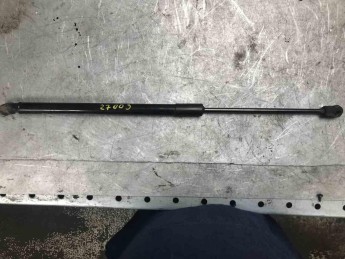 Амортизатор двери багажника Hyundai  Creta 2016> б/у