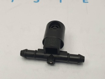 Форсунка левая  Opel  Astra J 2010> б/у