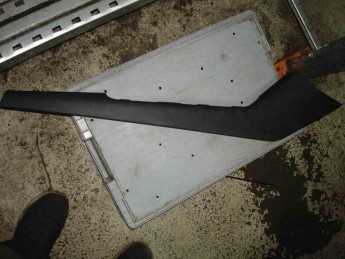 Накладка консоли правая Kia  Quoris 2012> б/у