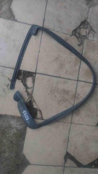 Уплотнитель двери верхний задней правой Kia  Quoris 2012> б/у