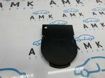 Заглушка поддомкратника Porsche  Cayenne 2010> б/у