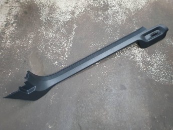 Накладка правая  Opel  Astra J 2010> б/у