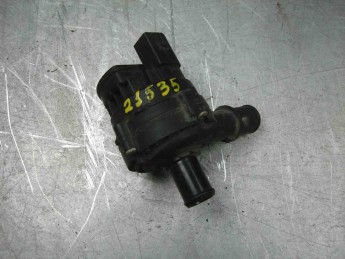 Насос водяной / помпа Renault  Master III 2010> б/у