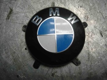 Эмблема BMW с накладки двигателя BMW  X4 G02 2018> б/у
