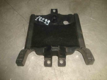 Кронштейн крепления бардачка центральный Citroen  C4 Grand Picasso 2014> б/у