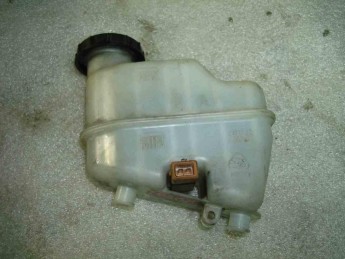 Бачок главного тормозного цилиндра Kia  Quoris 2012> б/у