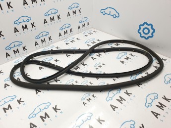 Уплотнитель правый  Opel  Astra J 2010> б/у