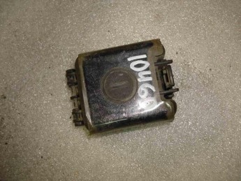 Накладка на минусовую клемму Kia  Quoris 2012> б/у