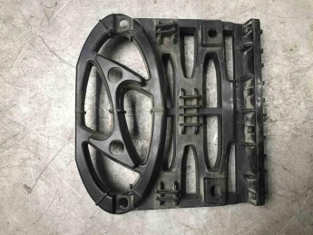 Кронштейн решетки радиатора Hyundai  Creta 2016> б/у