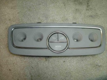 Плафон потолочный центральный Kia  Quoris 2012> б/у