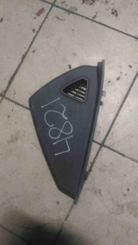 Накладка на торец торпедо правый Kia  Quoris 2012> б/у