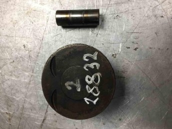 Поршень Mitsubishi  Outlander GF 2012> б/у