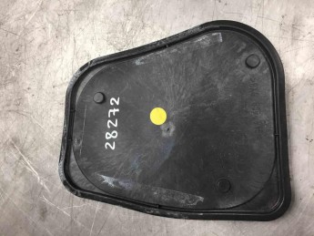 Заглушка двери задняя левая  Audi  A1 2010> б/у