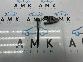 Кронштейн форсунки Porsche  macan 2013> б/у