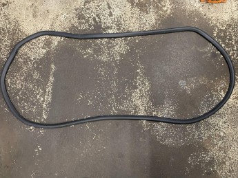 Уплотнитель двери передней правой Opel Astra J 2010> б/у Уплотнитель двери передней правой Opel Astra J 2010> б/у