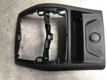 Накладка центральной консоли BMW  X4 G02 2018> б/у