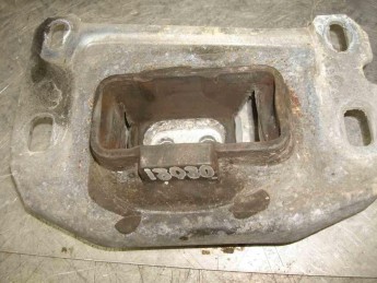 Опора КПП левая Citroen  C4 Grand Picasso 2014> б/у