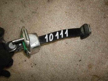 Ограничитель двери передней правой Kia  Quoris 2012> б/у