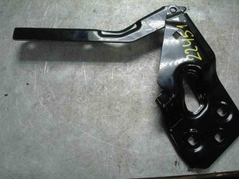 Петля капота левая VW  Touareg 2010> б/у