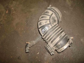 Патрубок воздушного фильтра Kia  Quoris 2012> б/у