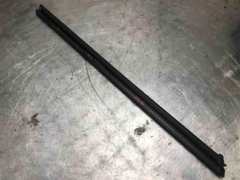 Накладка стекла двери передней левой BMW  X4 G02 2018> б/у