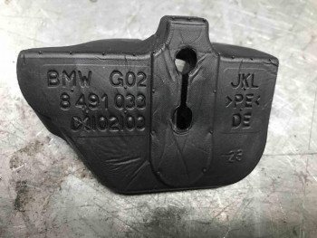Уплотнитель ответной части замка багажника BMW  X4 G02 2018> б/у