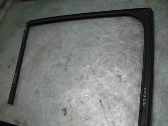 Уплотнитель стекла двери задней левой Citroen  C4 Grand Picasso 2014> б/у