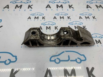 Кронштейн крепления переднего стабилизатора Porsche  Cayenne 2010> б/у