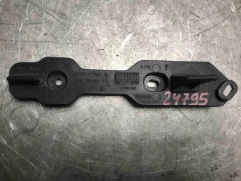 Кронштейн левый Citroen  C4 Grand Picasso 2014> б/у