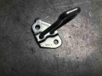 Ответная часть замка багажника BMW  X4 G02 2018> б/у