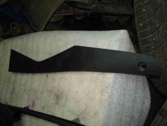 Накладка на центральную консоль правая Kia  Quoris 2012> б/у