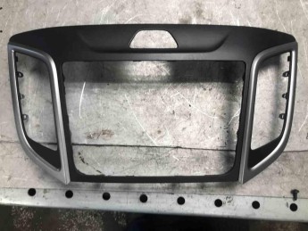 Рамка магнитолы/дисплея Hyundai  Creta 2016> б/у