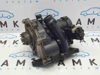 Насос водяной с корпусом термостата Skoda  Octavia A7 2013> б/у